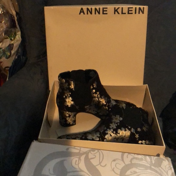 All ankle boots $40 ea size 8.... gold pr 10 - Picture 2 of 10